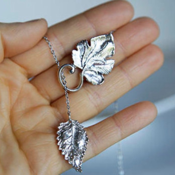 Handmade Jewelry - 🌸 Colossal Leaves Lariat Necklace, Handmade 🌸